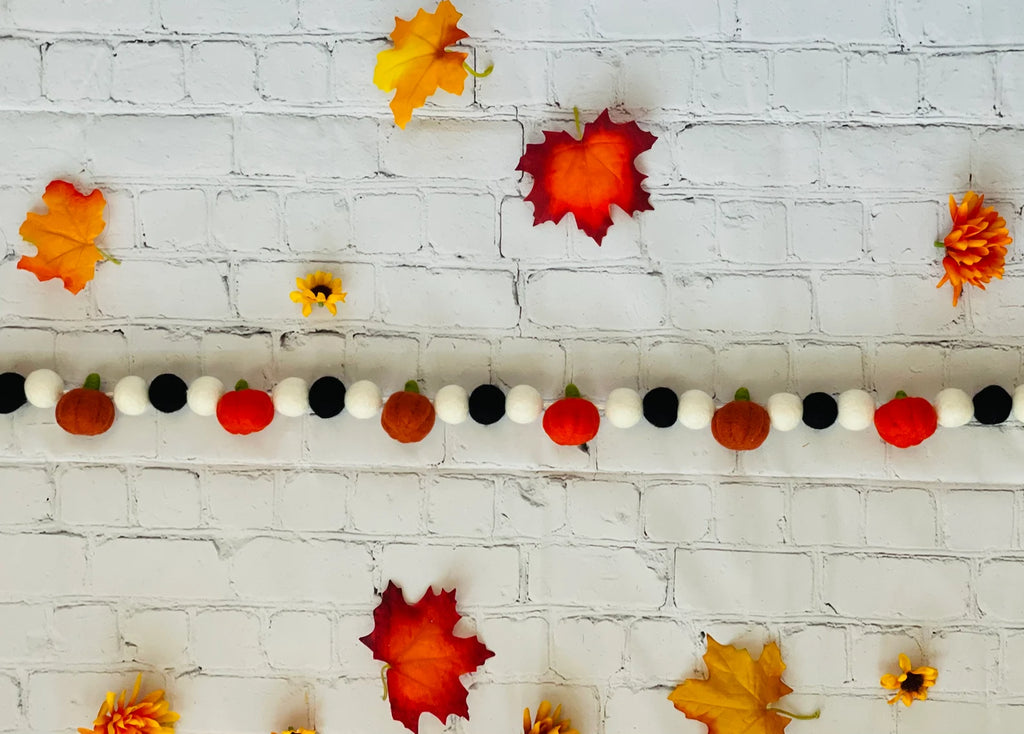 Felt Fall Pumpkin Garland, Fall Halloween Thanksgiving Autumn Décor, Pumpkin Garland, Felt Ball Garland, Fall Mantle Decor, 100% wool