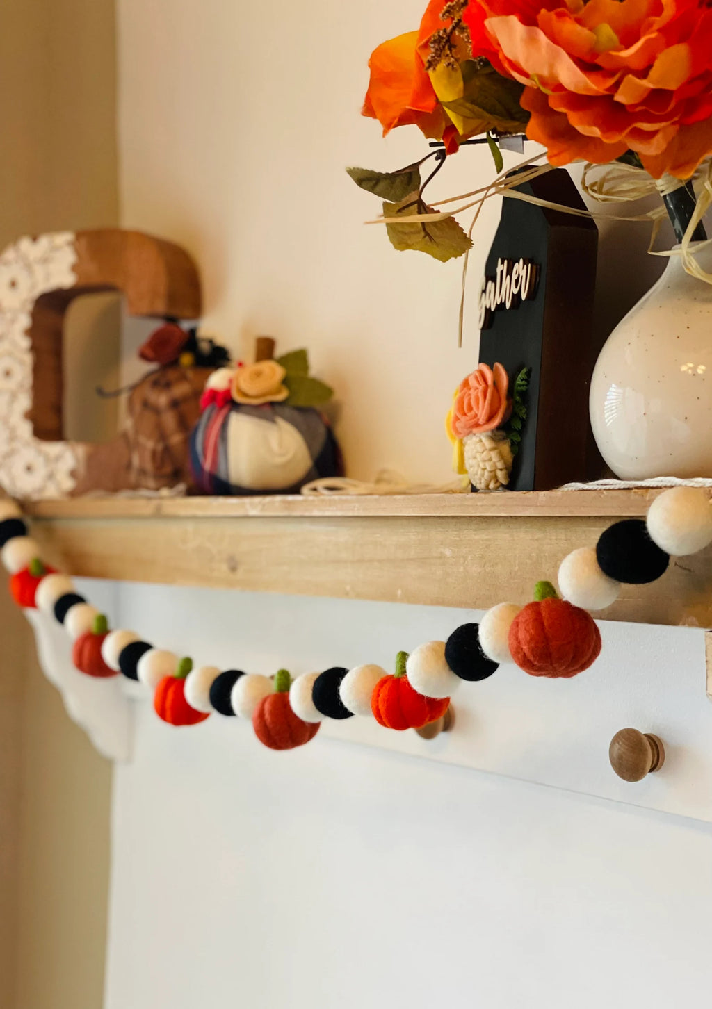 Felt Fall Pumpkin Garland, Fall Halloween Thanksgiving Autumn Décor, Pumpkin Garland, Felt Ball Garland, Fall Mantle Decor, 100% wool