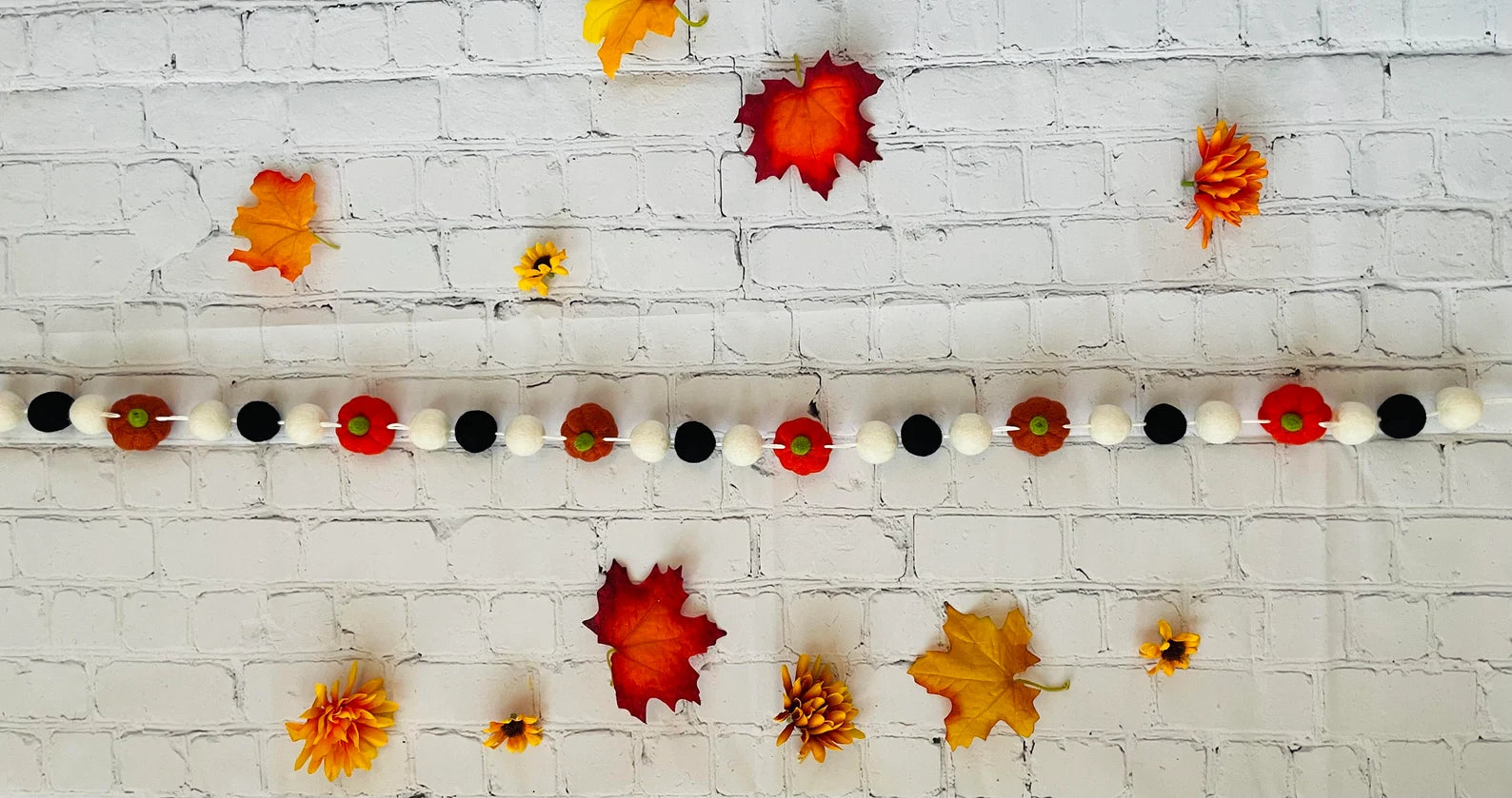 Felt Fall Pumpkin Garland, Fall Halloween Thanksgiving Autumn Décor, Pumpkin Garland, Felt Ball Garland, Fall Mantle Decor, 100% wool