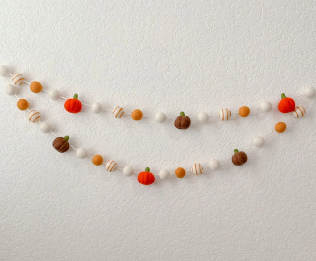 Felt Fall Pumpkin Garland, Fall Halloween Thanksgiving Autumn Décor, Pumpkin Garland, Felt Ball Garland, Fall Mantle Decor, 100% wool
