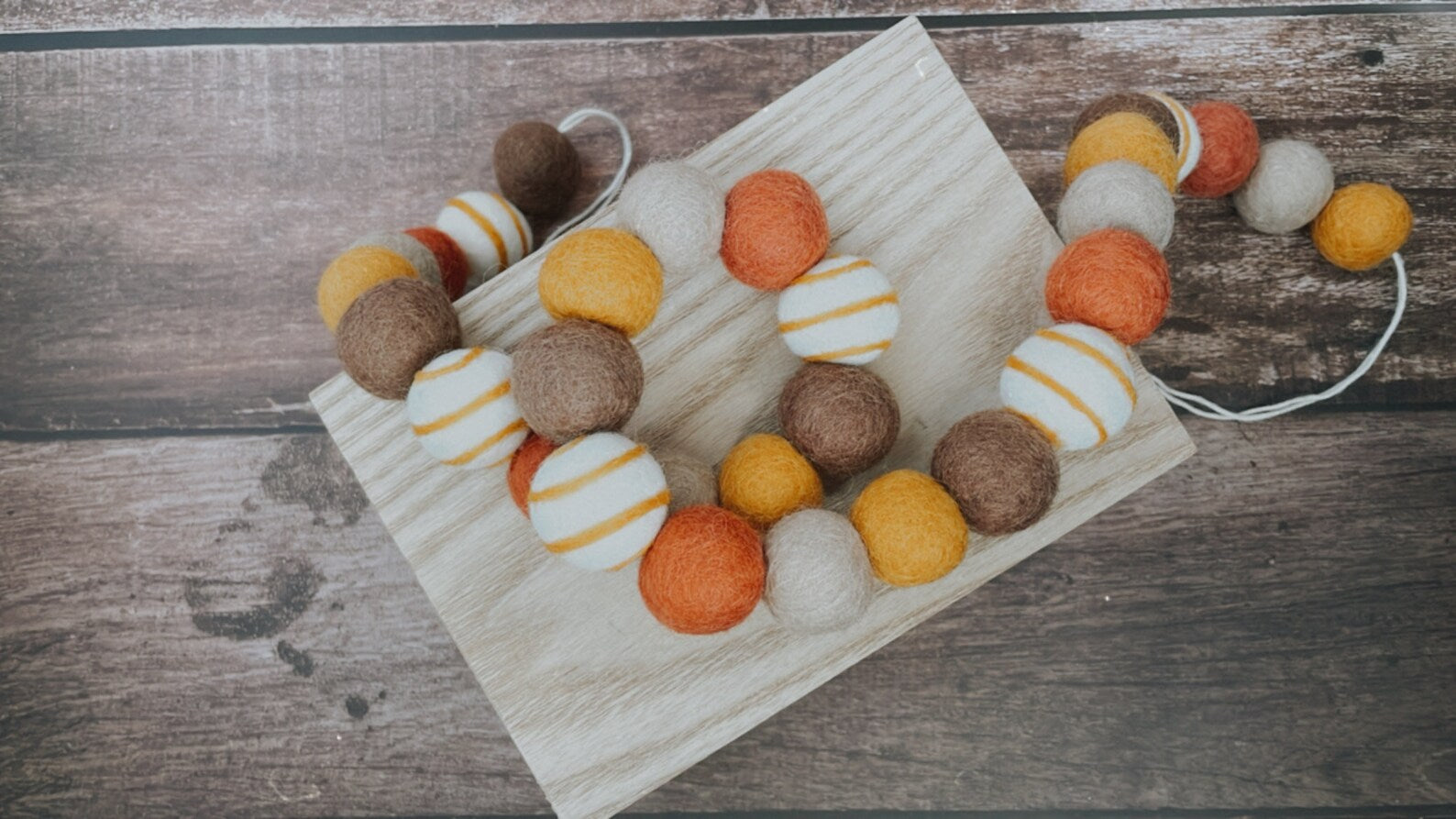 Fall Thanksgiving Autumn Garland, Felt Ball Garland, Pom Pom Garland, Fall Decoration, Fall Colors Mantle Decor, Tier Tray Decor