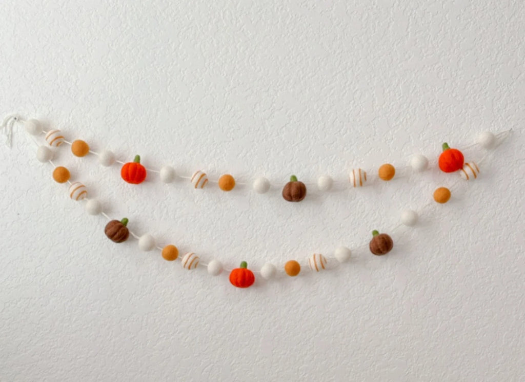 Felt Fall Pumpkin Garland, Fall Halloween Thanksgiving Autumn Décor, Pumpkin Garland, Felt Ball Garland, Fall Mantle Decor, 100% wool