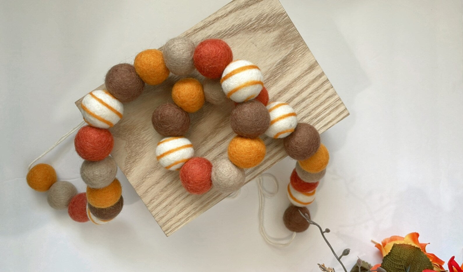 Fall Thanksgiving Autumn Garland, Felt Ball Garland, Pom Pom Garland, Fall Decoration, Fall Colors Mantle Decor, Tier Tray Decor