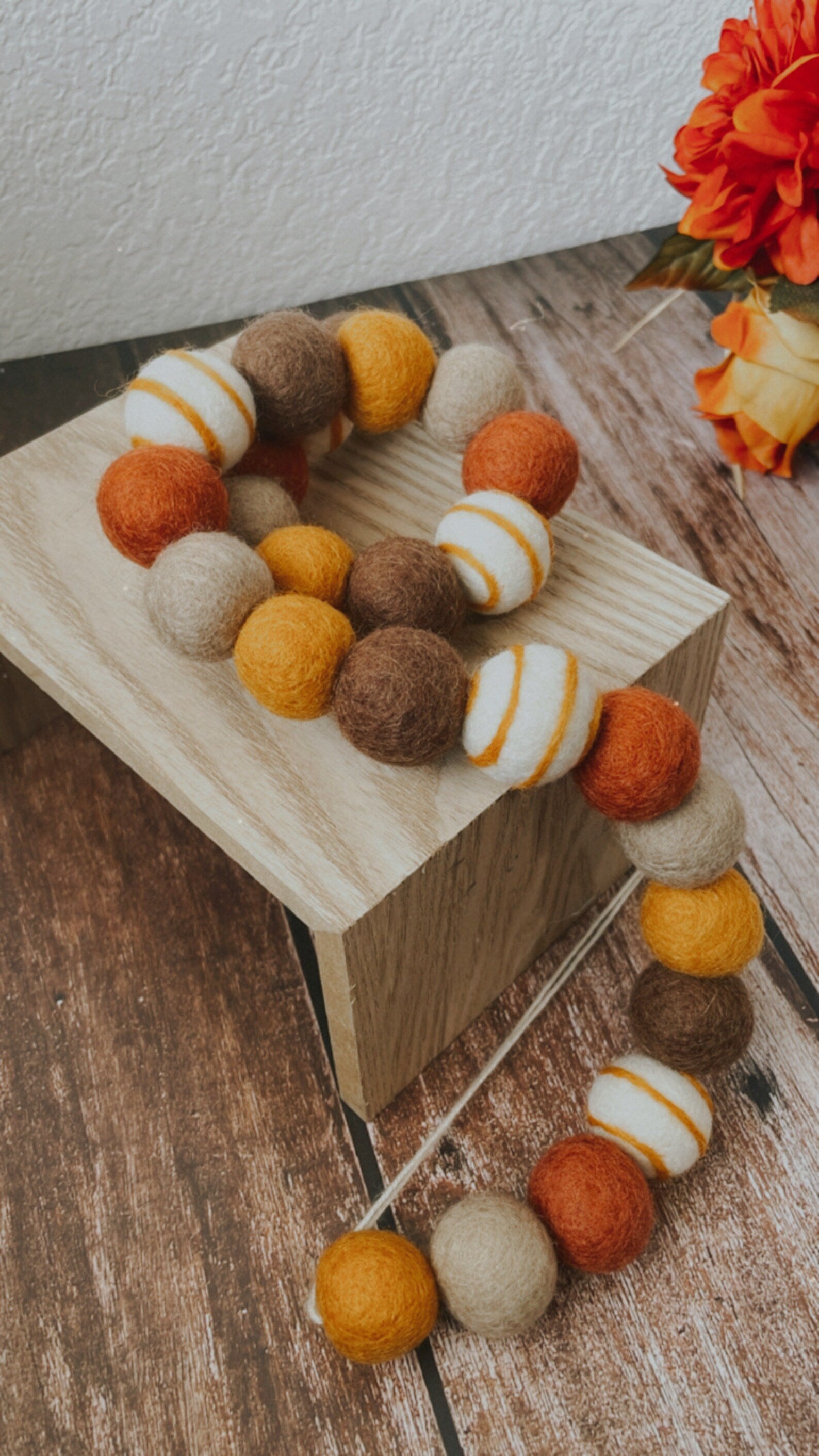Fall Thanksgiving Autumn Garland, Felt Ball Garland, Pom Pom Garland, Fall Decoration, Fall Colors Mantle Decor, Tier Tray Decor