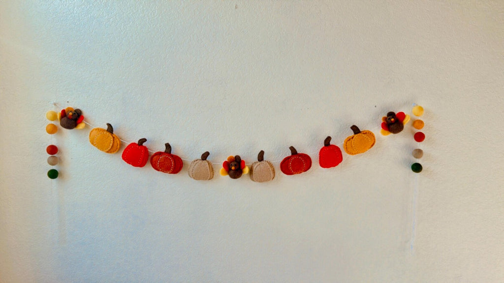 Handmade Felt Pumpkin Garland: Thanksgiving & Fall Decor