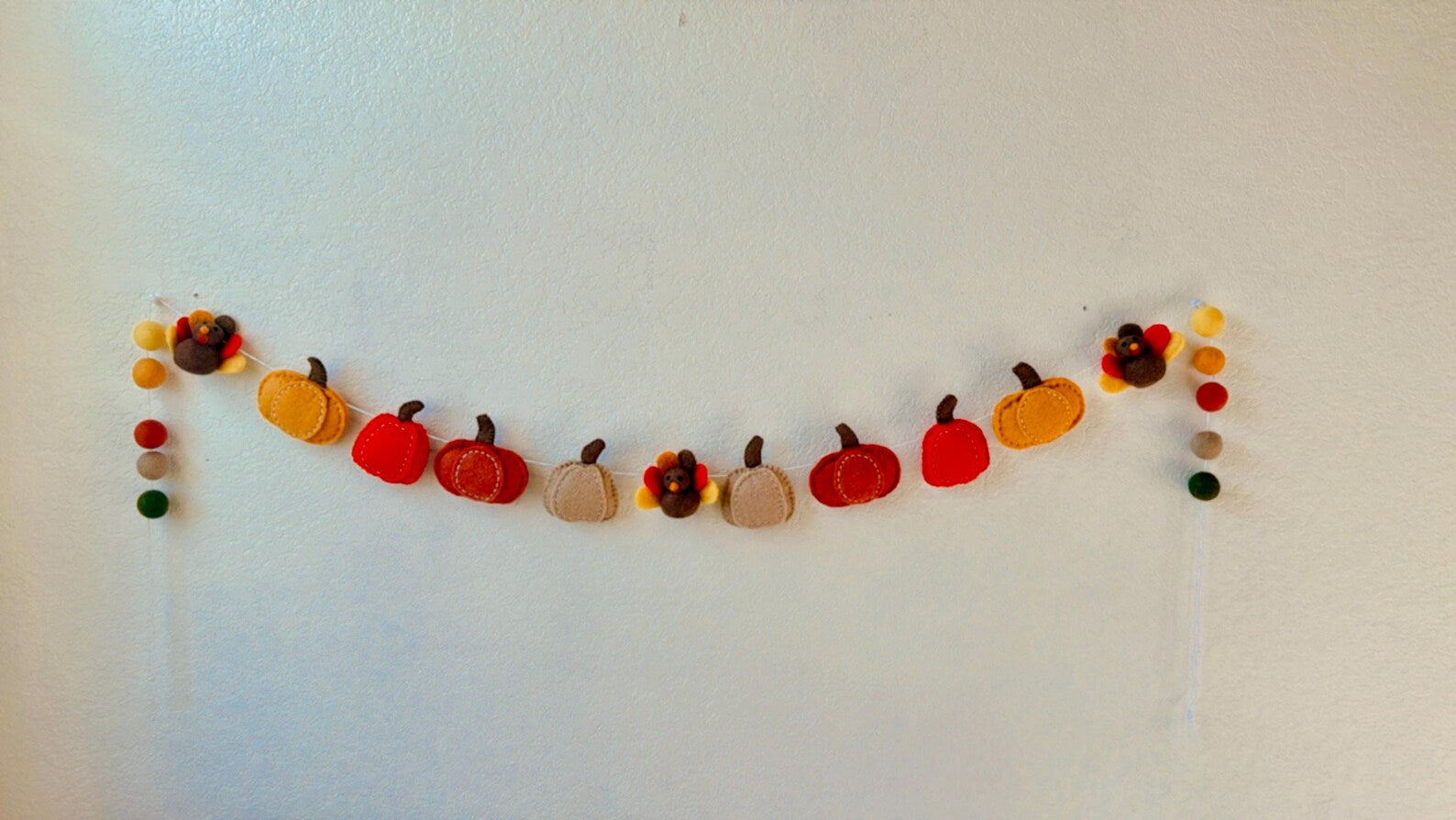 Handmade Felt Pumpkin Garland: Thanksgiving & Fall Decor