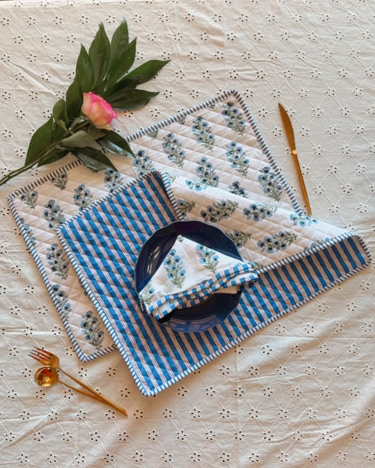 Cotton quilted Placemats - set of 2 with matching napkins, Reversible Floral Dining Mats, Wedding Decor, Hand block Printing