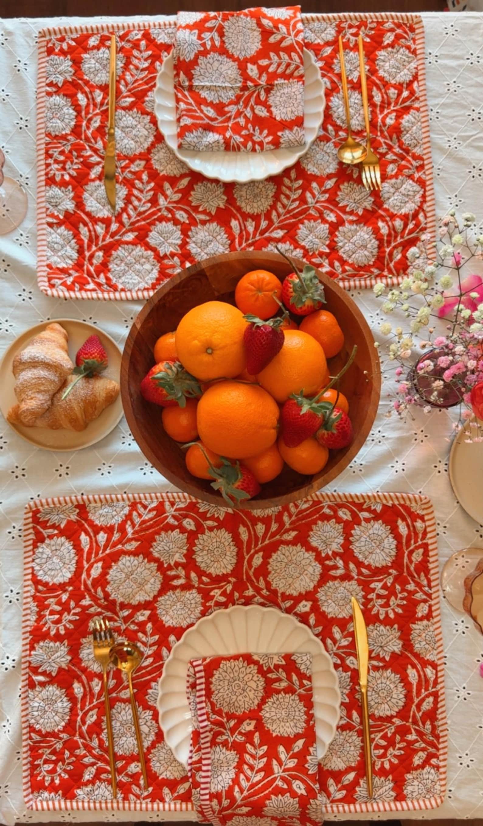 Cotton quilted Placemats - set of 2 with matching napkins, Reversible Floral Dining Mats, Wedding Decor, Hand block Printing