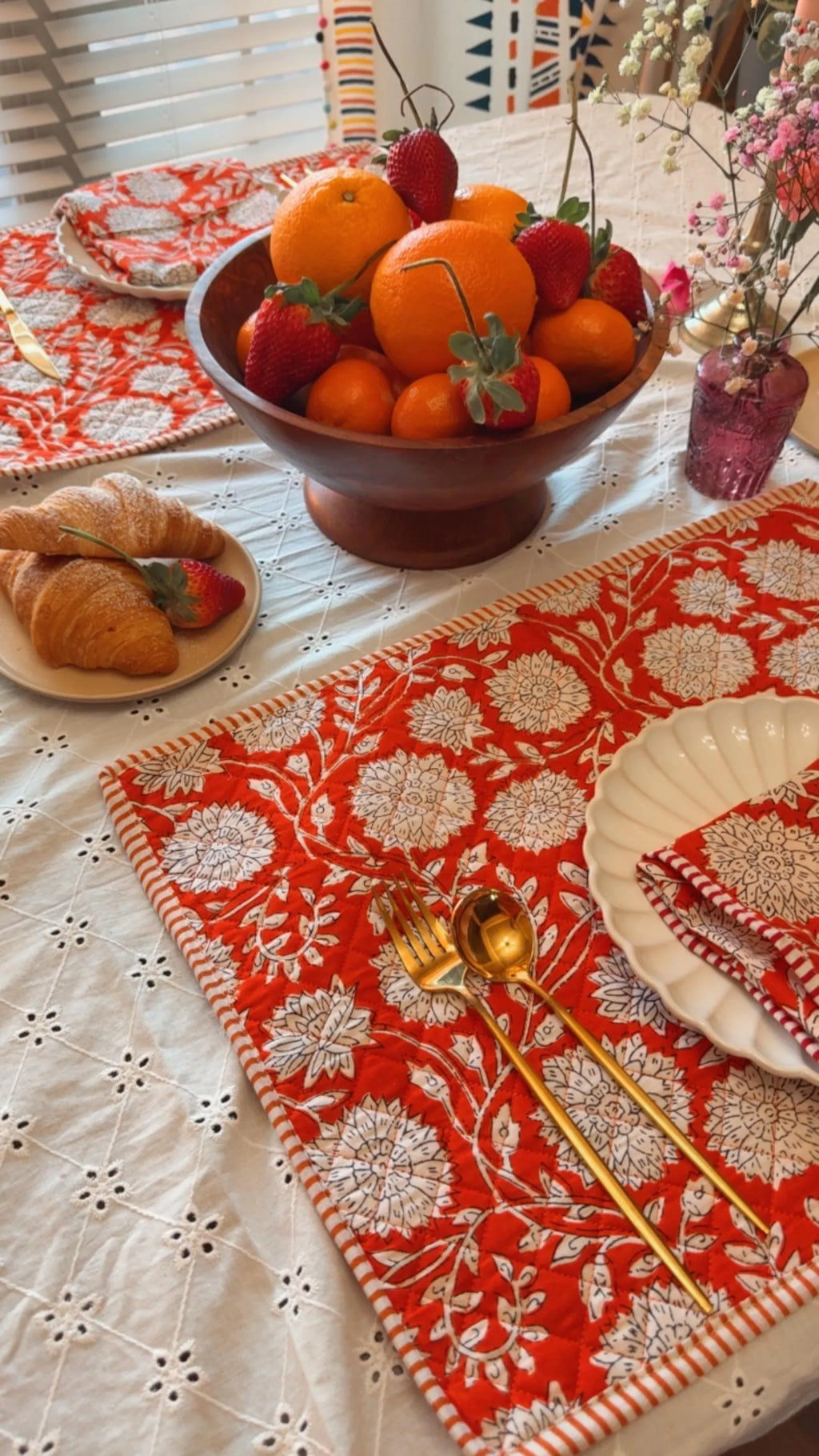 Cotton quilted Placemats - set of 2 with matching napkins, Reversible Floral Dining Mats, Wedding Decor, Hand block Printing