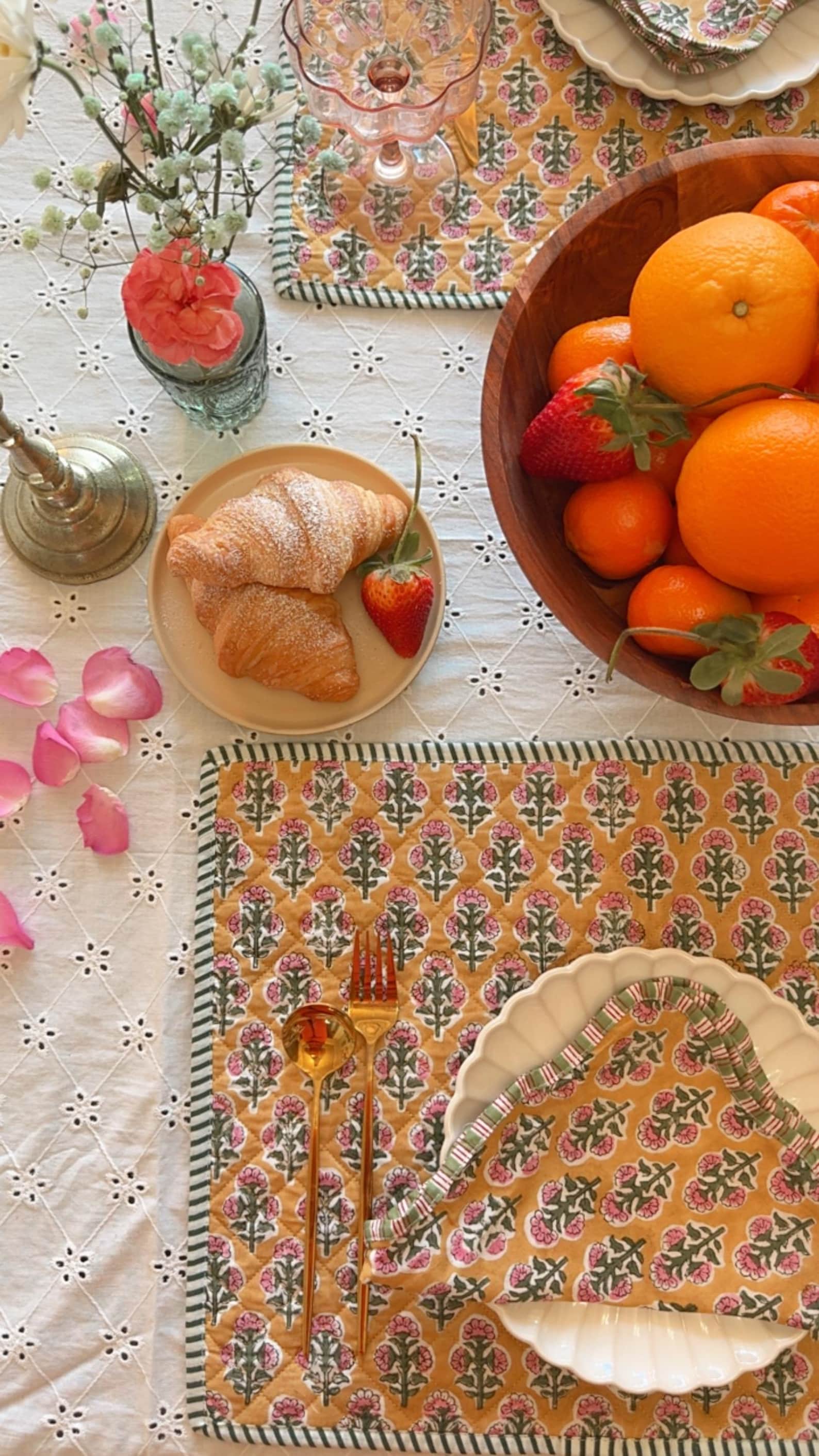 Cotton quilted Placemats - set of 2 with matching napkins, Reversible Floral Dining Mats, Wedding Decor, Hand block Printing